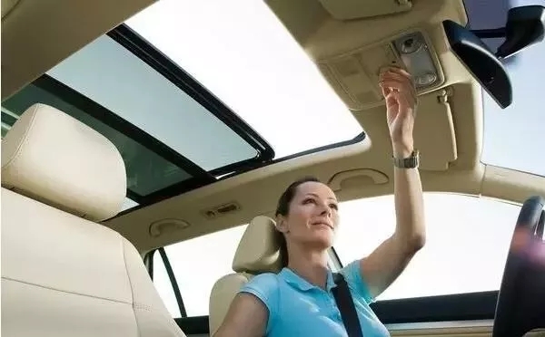 謹(jǐn)慎車內(nèi)“無影殺手”，趕快進(jìn)行車內(nèi)甲醛治理！