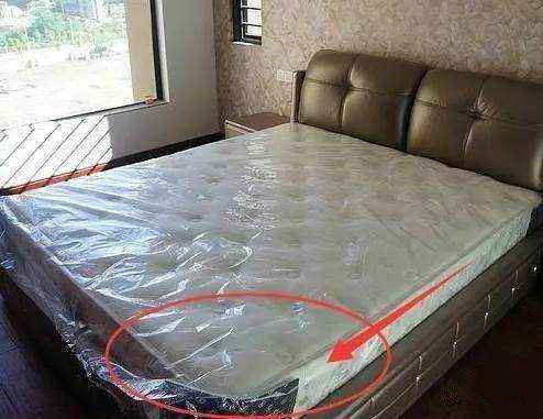 床墊薄膜要撕嗎？不僅要撕還要除甲醛！