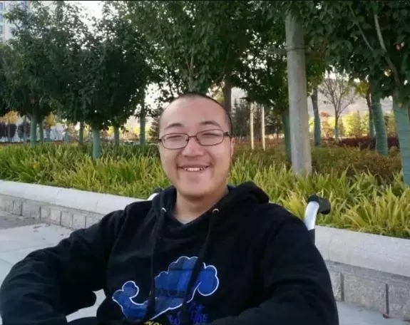 青春是用來(lái)奮斗的，除甲醛的青春最美麗！