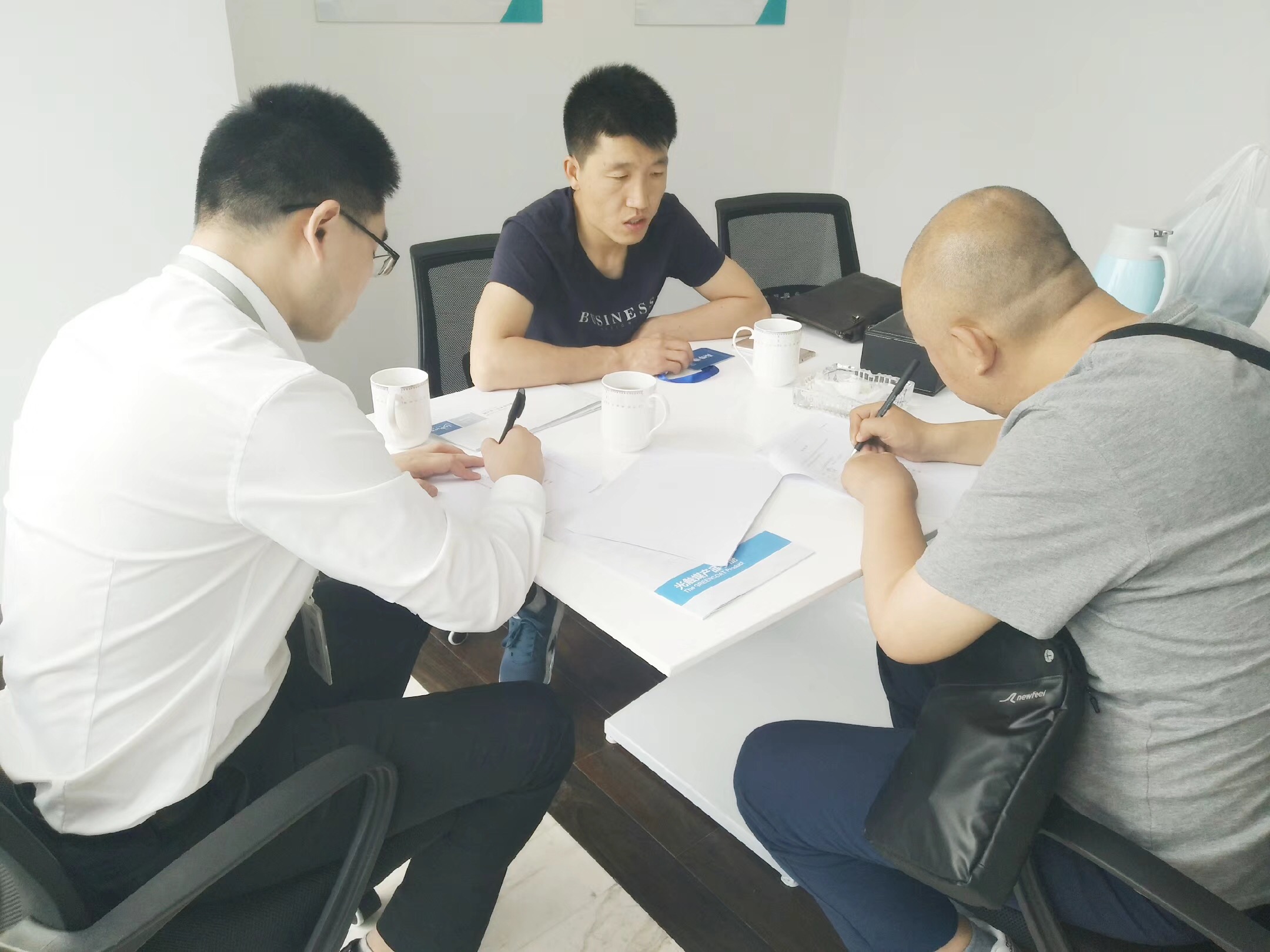 熱烈祝賀李總兄弟簽約創綠家大同市區級代理！