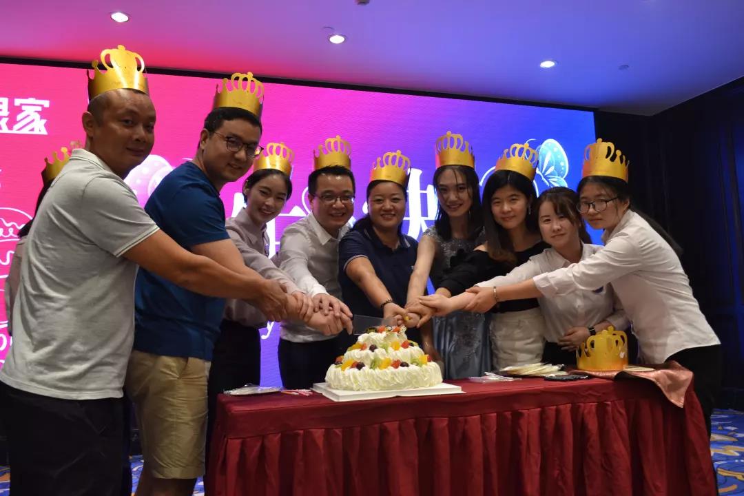 創(chuàng)綠家環(huán)保2018年中工作會議暨5周年慶典圓滿結(jié)束！