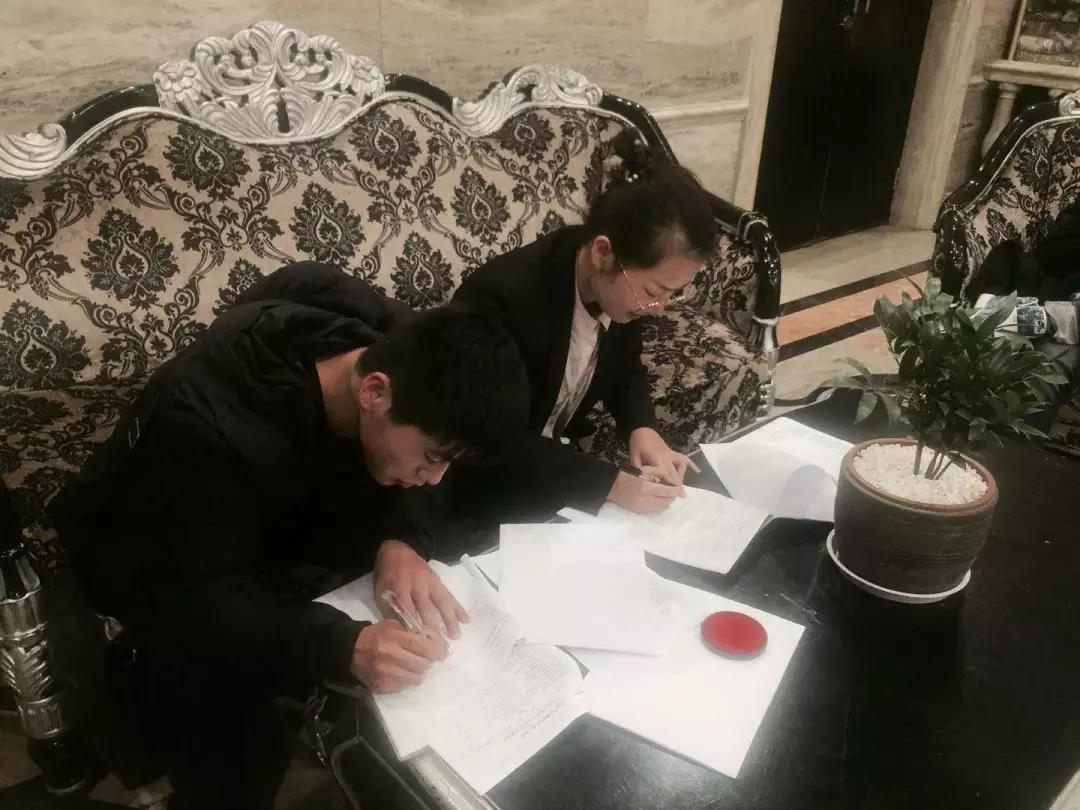 熱烈祝賀張總簽約創(chuàng)綠家江蘇省徐州市區(qū)級(jí)代理!