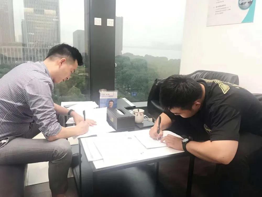 熱烈祝賀徐總簽約創綠家河南省鄭州市區級代理！