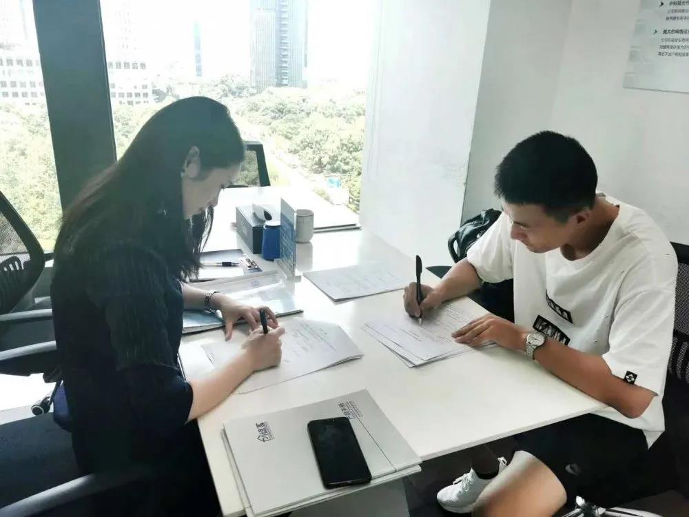 熱烈祝賀任總簽約創綠家天津市區級代理！