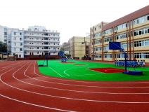 對“毒跑道”說不，中小學塑膠跑道出強制新國標：甲醛不得高于0.4mg